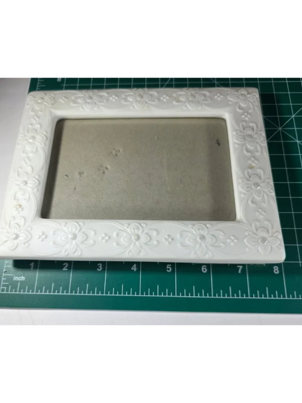 Russ Berrie White Floral 4x6 Picture Frame elegant bridal wedding cottage